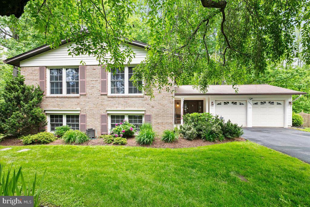 7002 Barnacle Pl