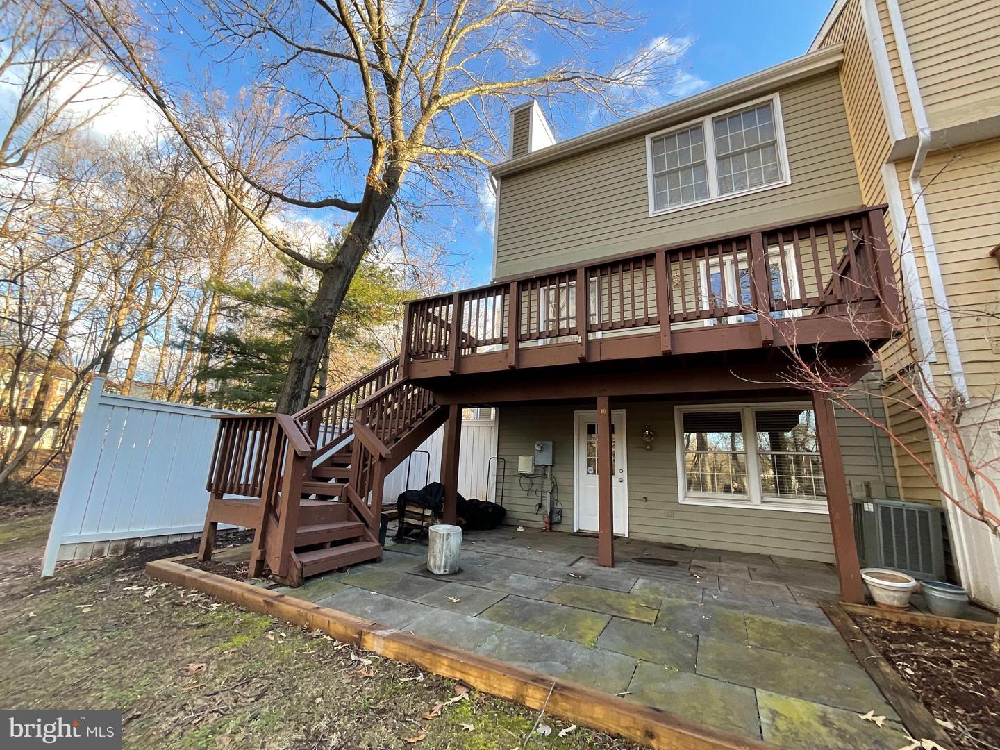 1565 TWISTED OAK DR