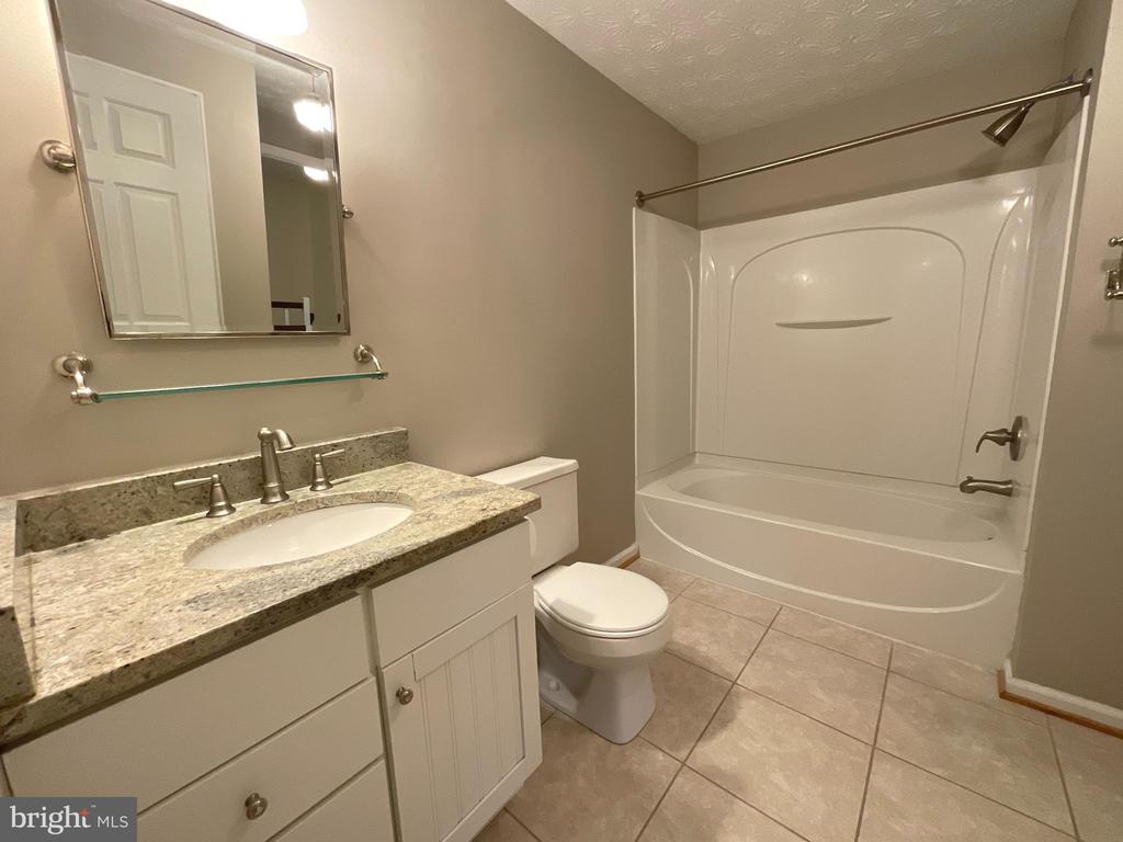 1565 TWISTED OAK DR