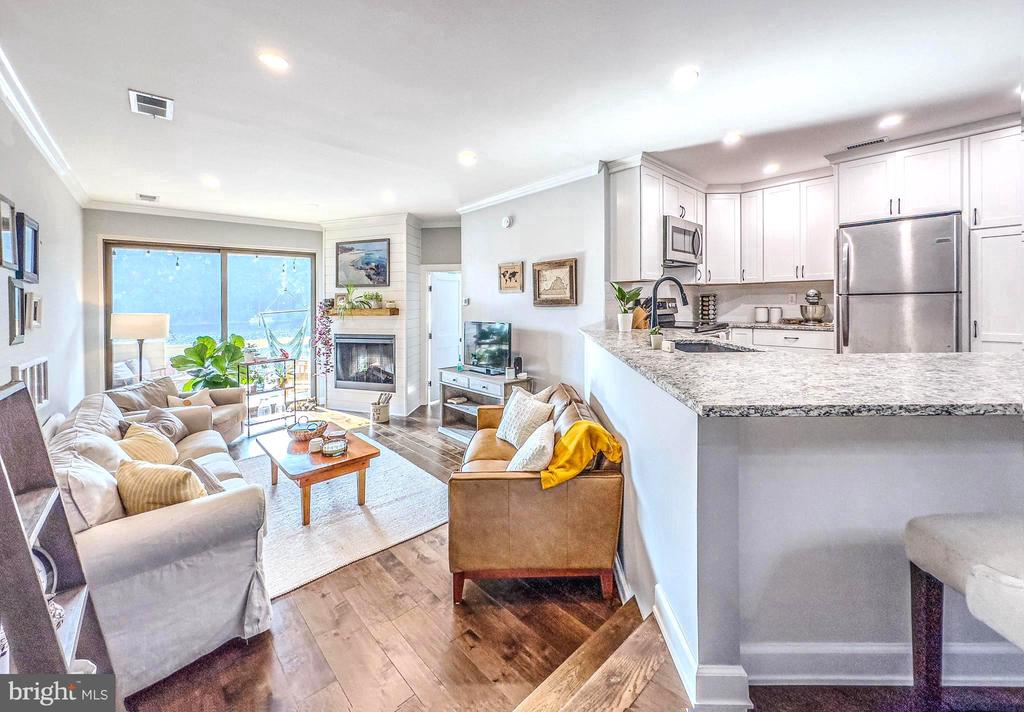 11250 HARBOR COURT