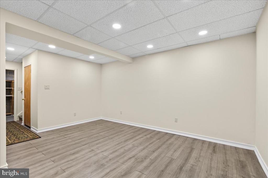 6327 Fenestra Ct #134