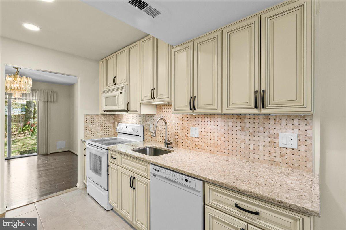 6327 Fenestra Ct #134
