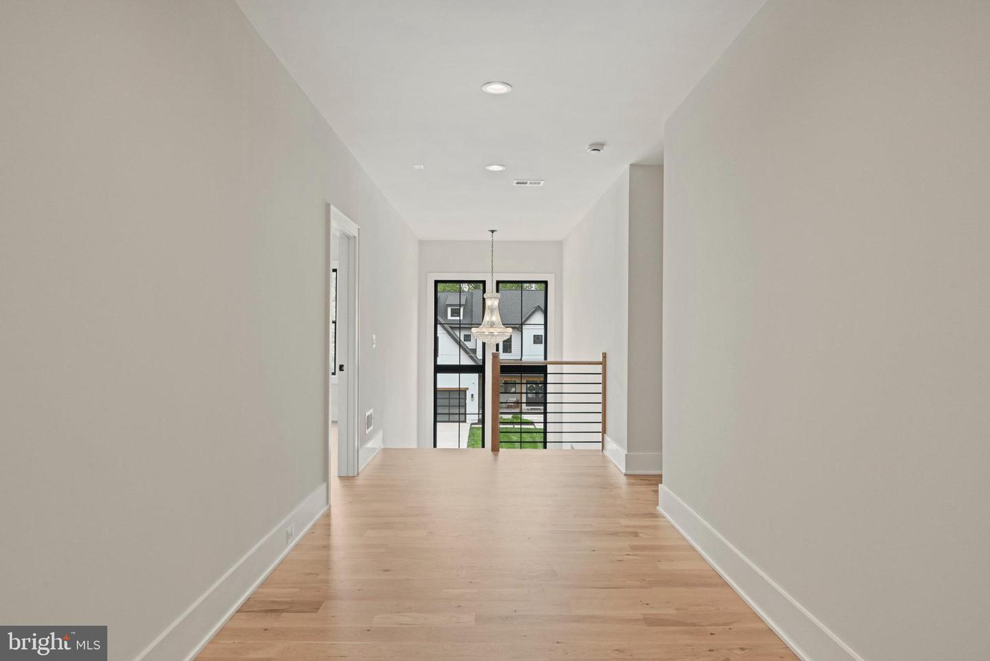 321 Broadleaf Dr NE