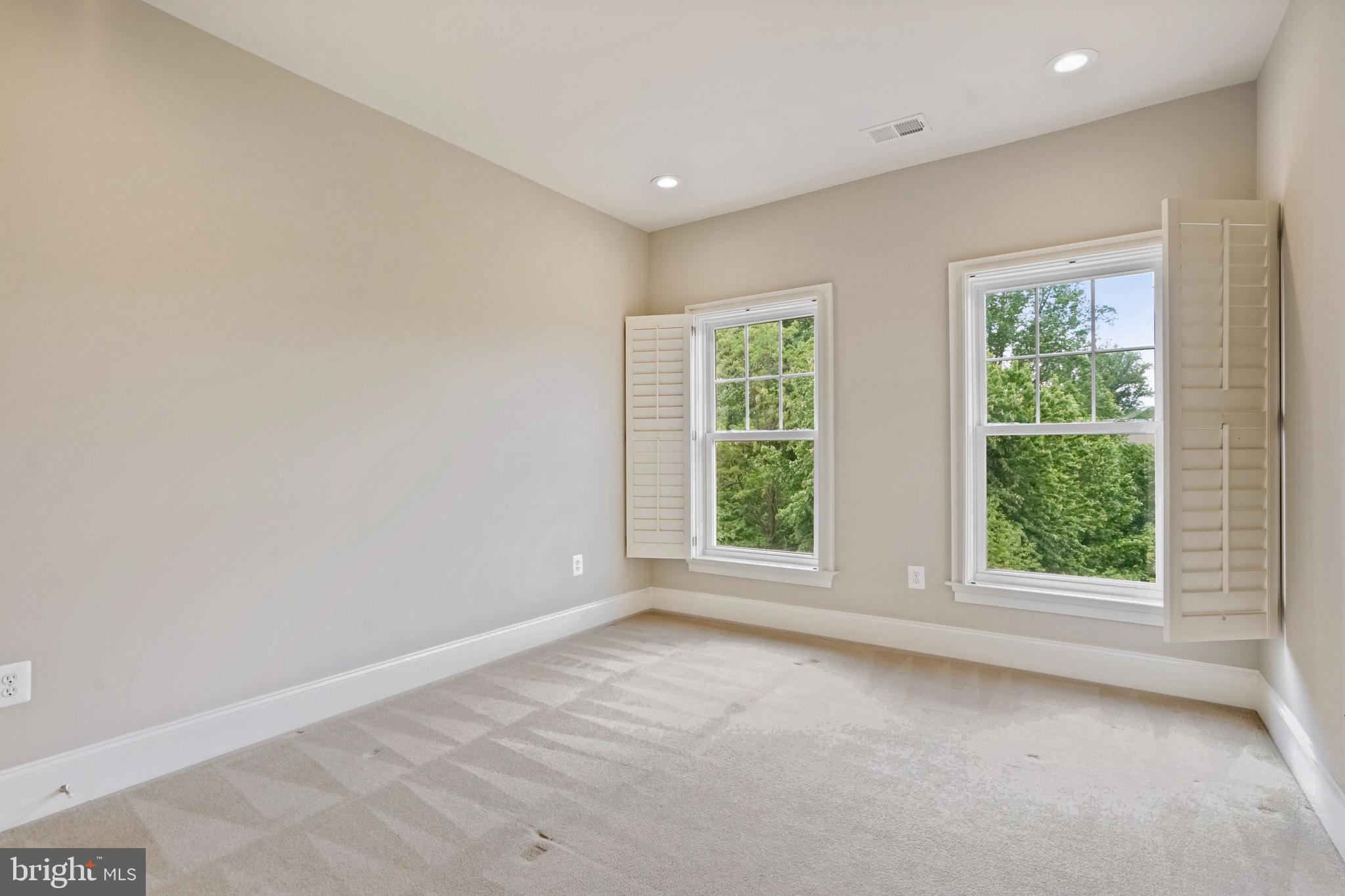 6767 DARRELLS GRANT PL
