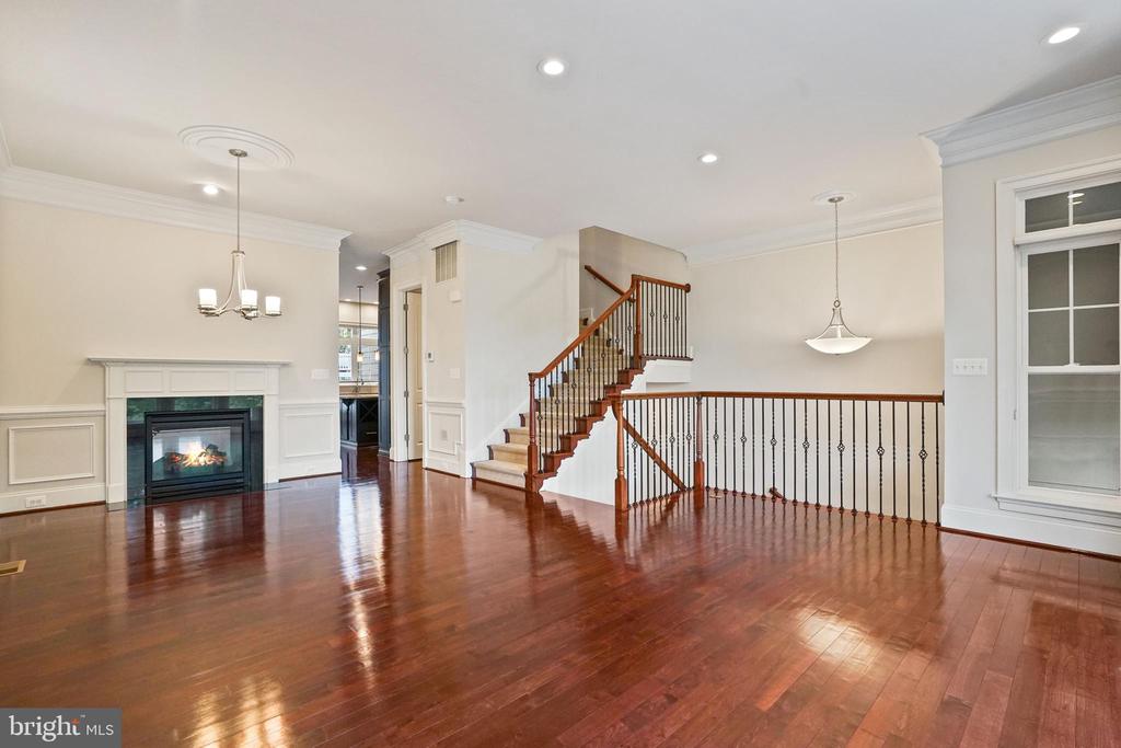 6767 DARRELLS GRANT PL