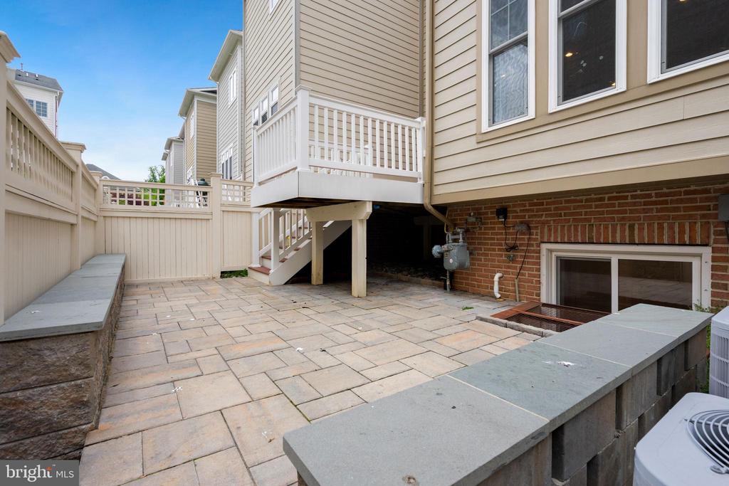 6767 DARRELLS GRANT PL