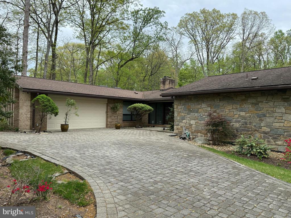 7513 Royal Oak Dr