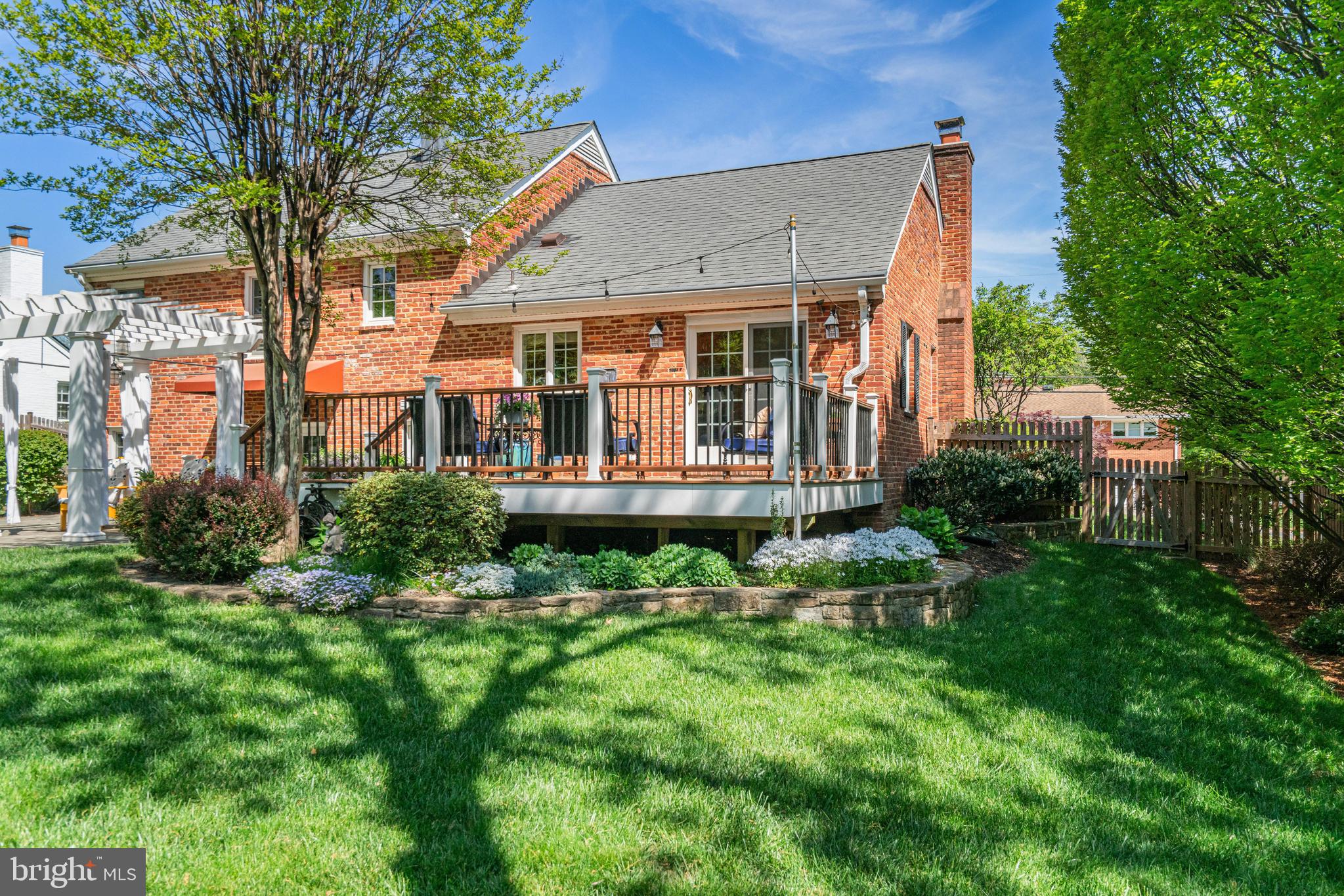1703 Rollins Dr