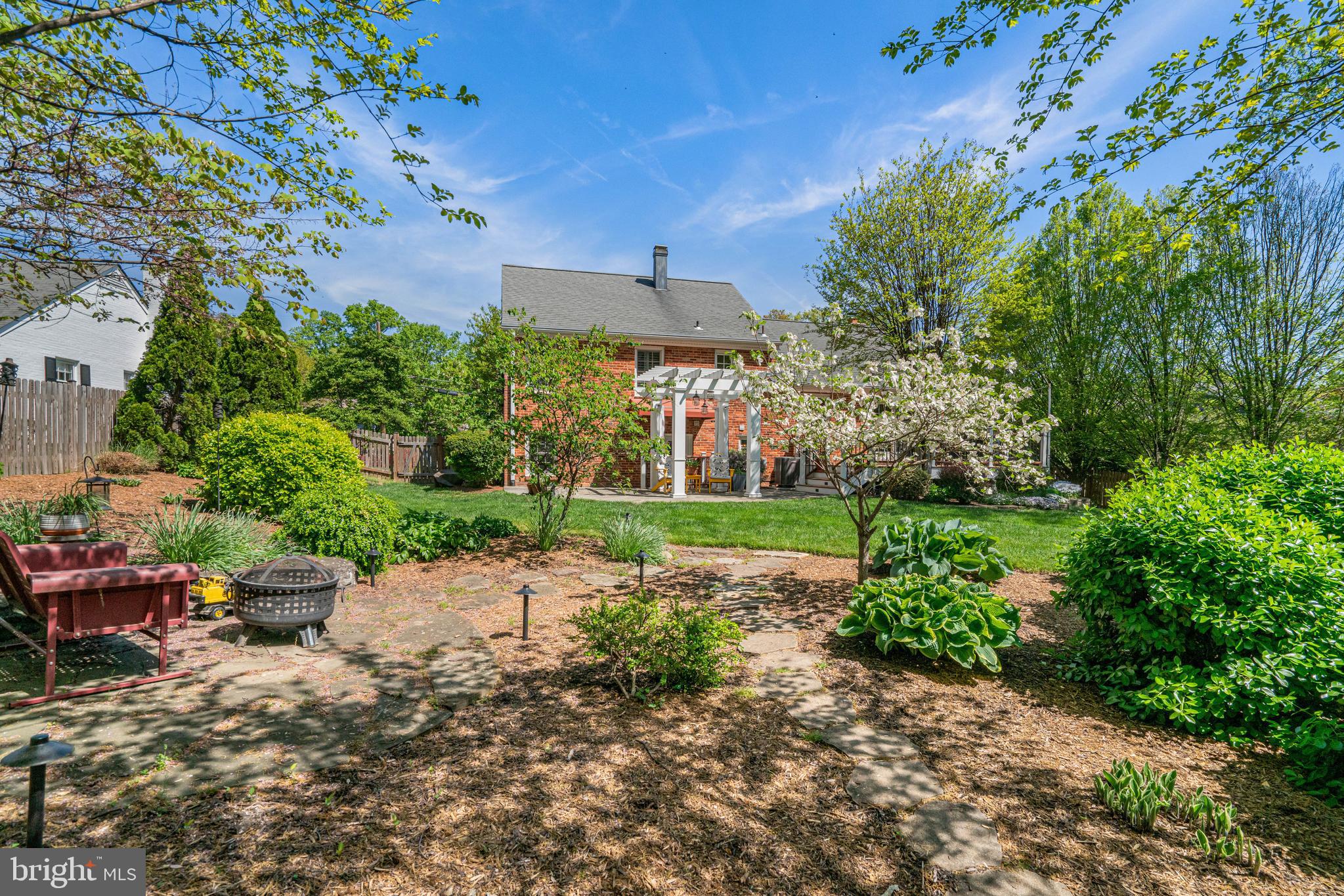 1703 Rollins Dr