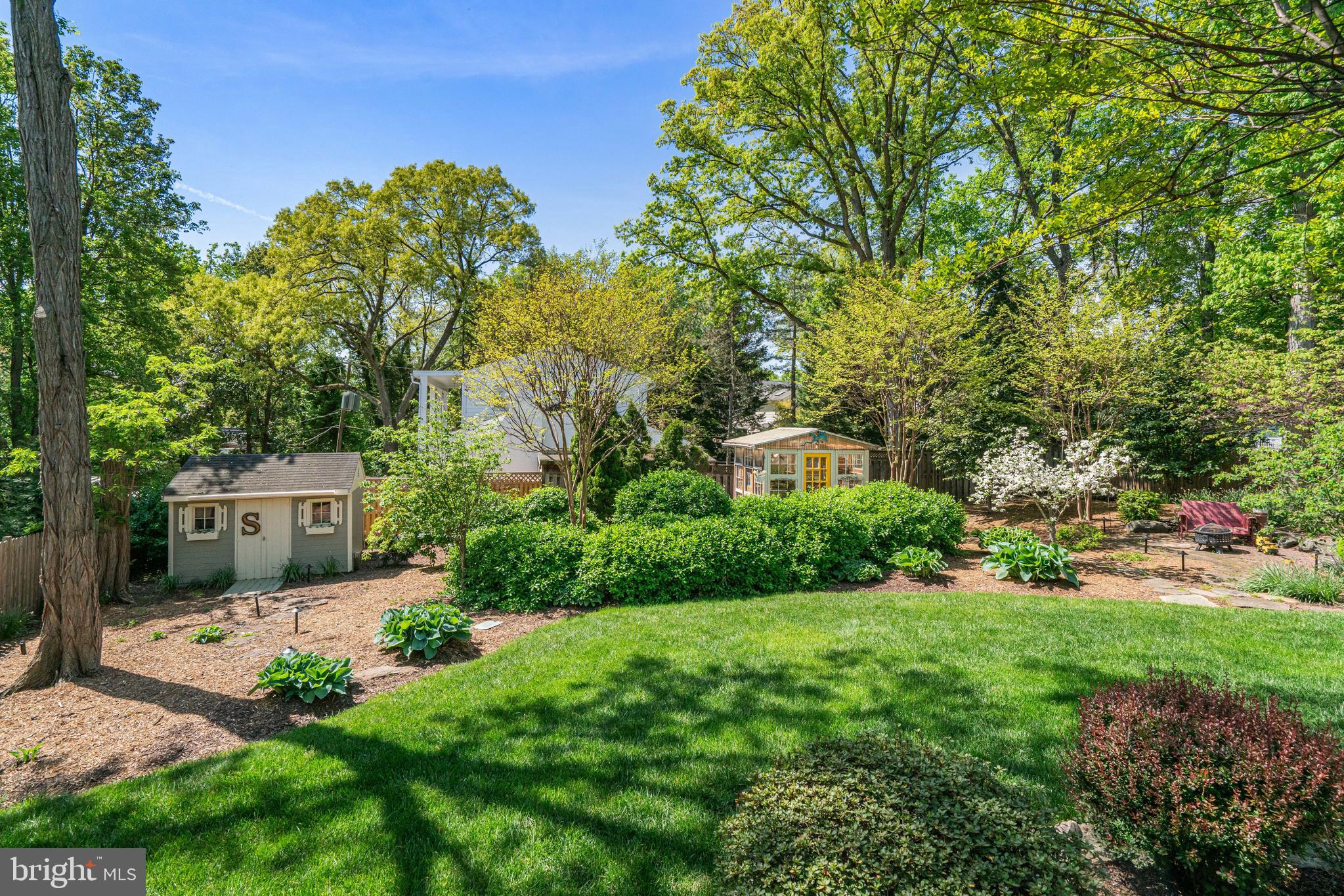 1703 Rollins Dr