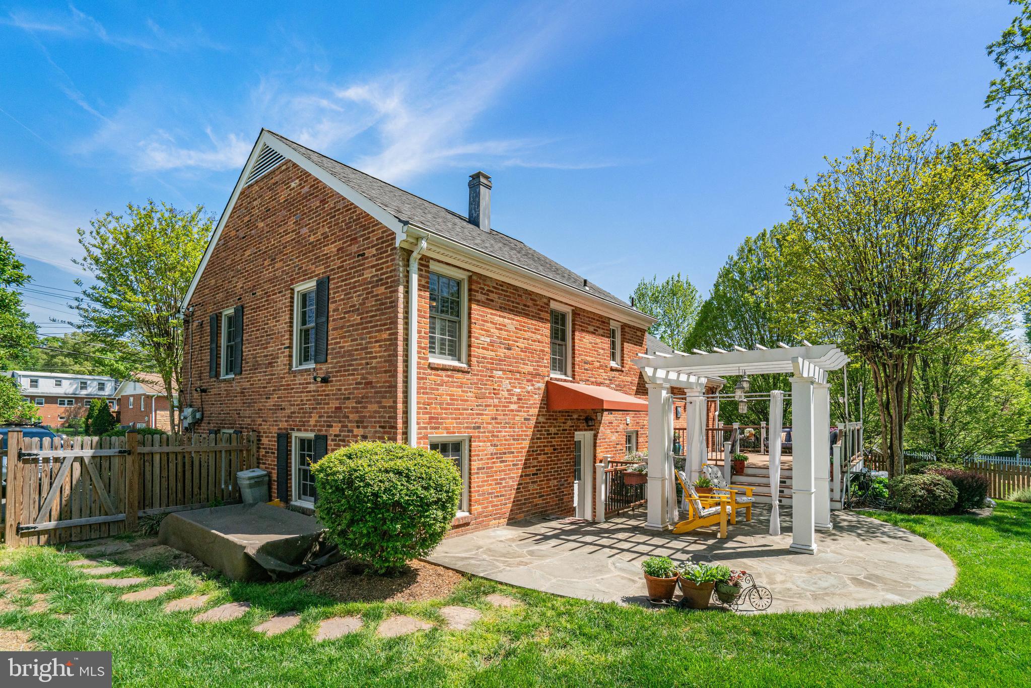 1703 Rollins Dr