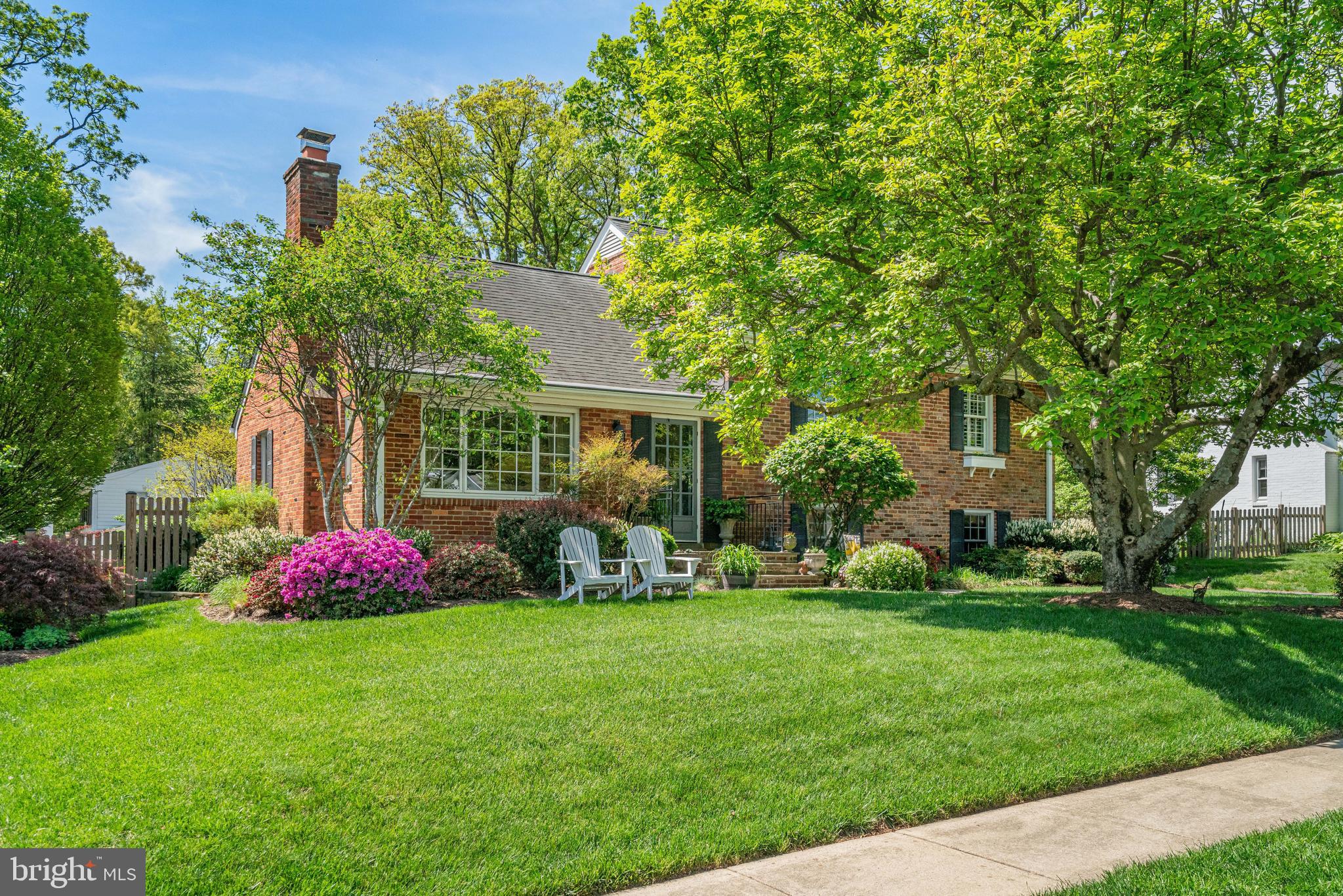 1703 Rollins Dr