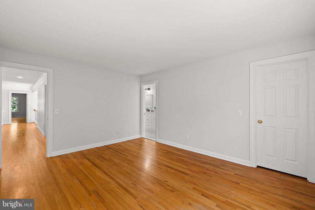 1418 Woodhurst Blvd