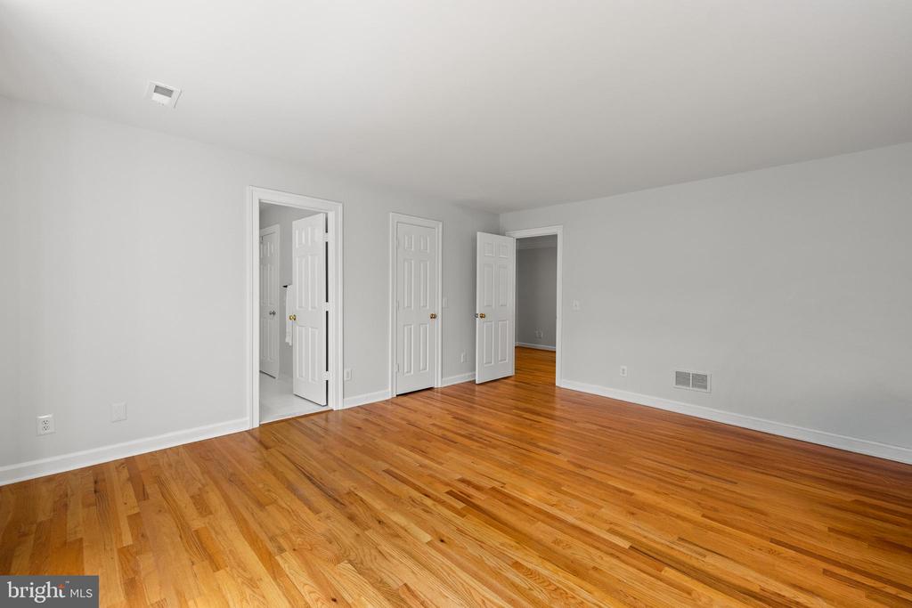 1418 Woodhurst Blvd