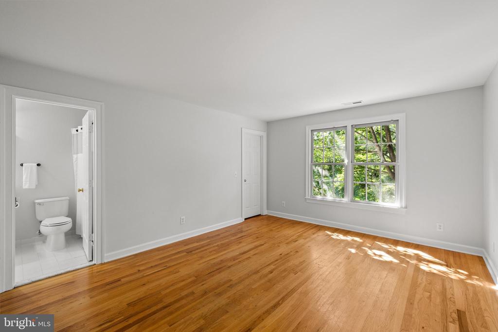 1418 Woodhurst Blvd