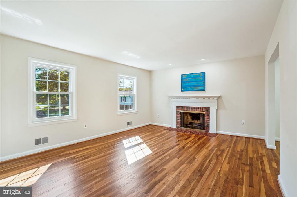 4509 Dartmoor Ln