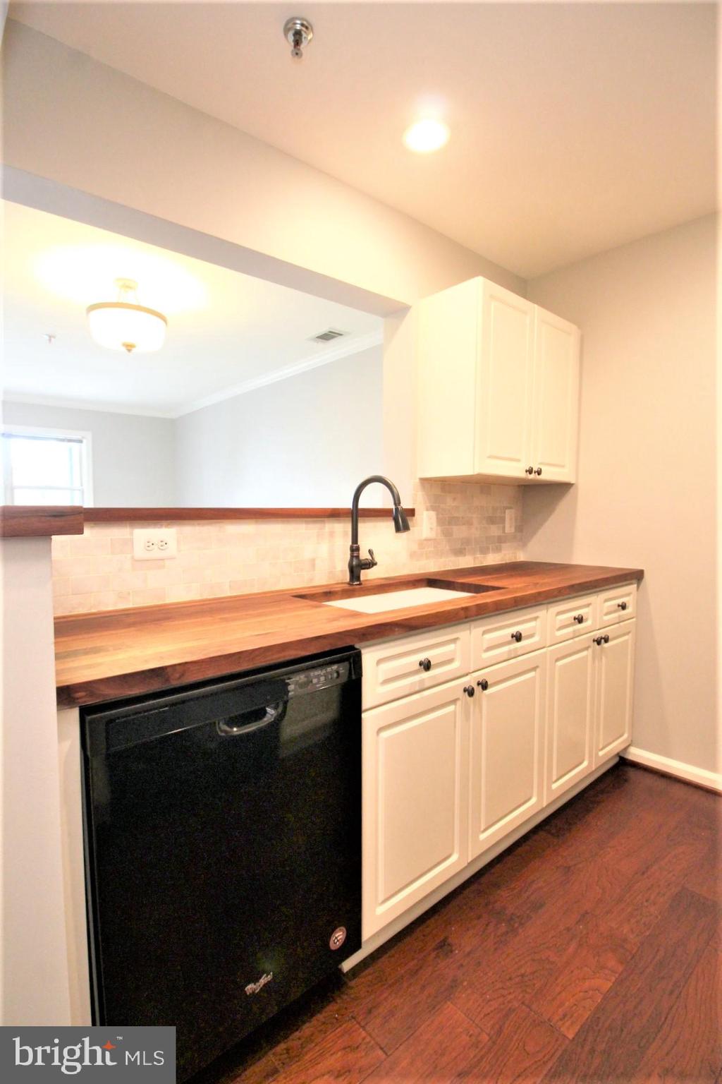 5565 SEMINARY ROAD 314