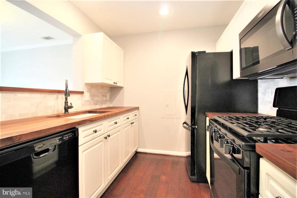 5565 SEMINARY ROAD 314
