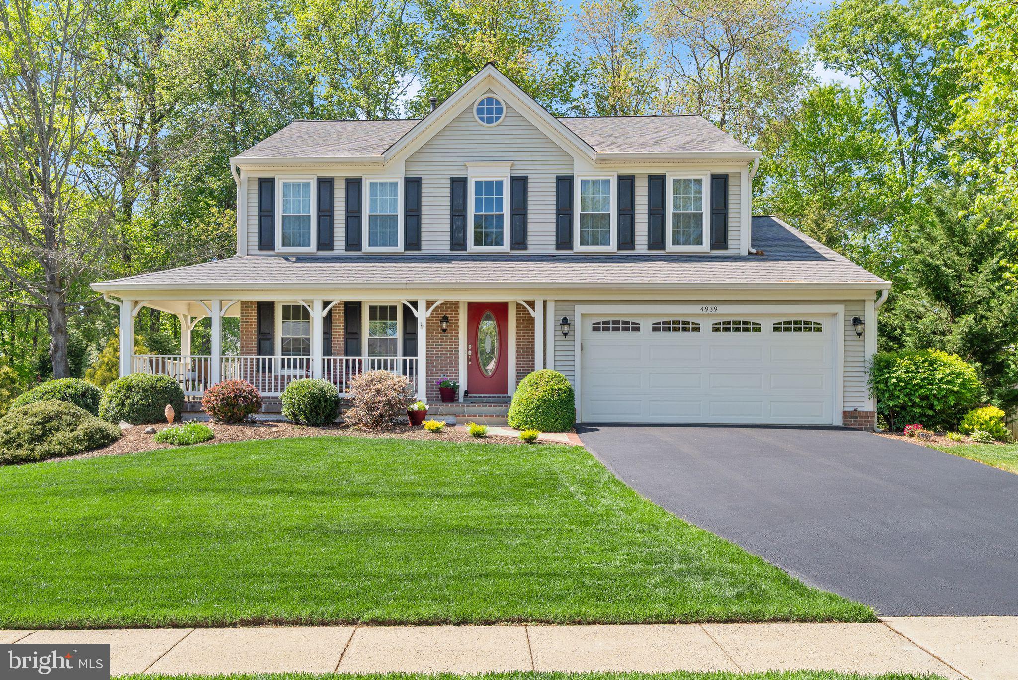 4939 Edge Rock Dr