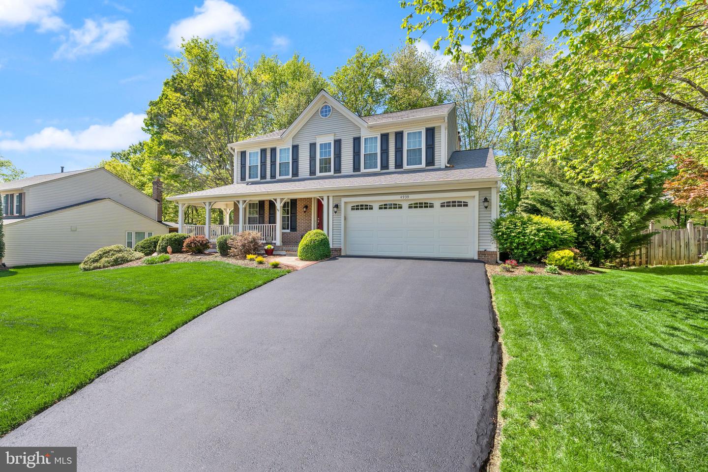 4939 Edge Rock Dr