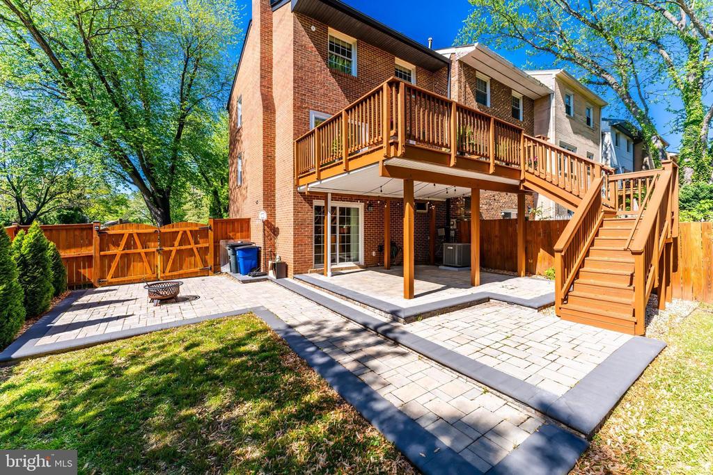 14847 LEICESTER COURT