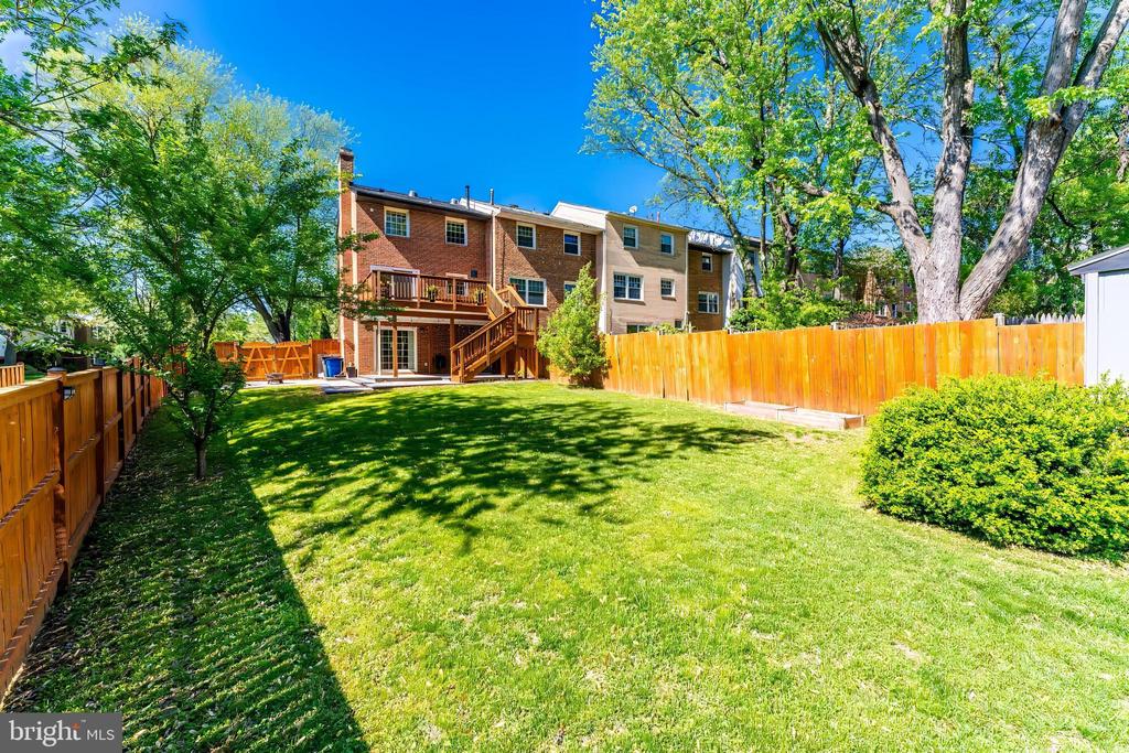 14847 LEICESTER COURT