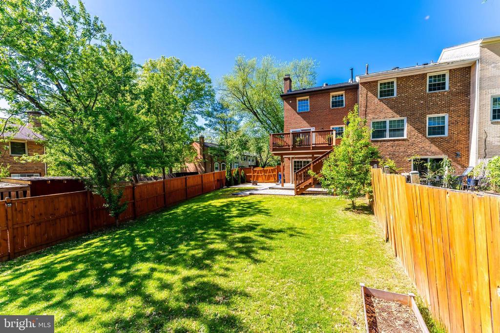 14847 LEICESTER COURT