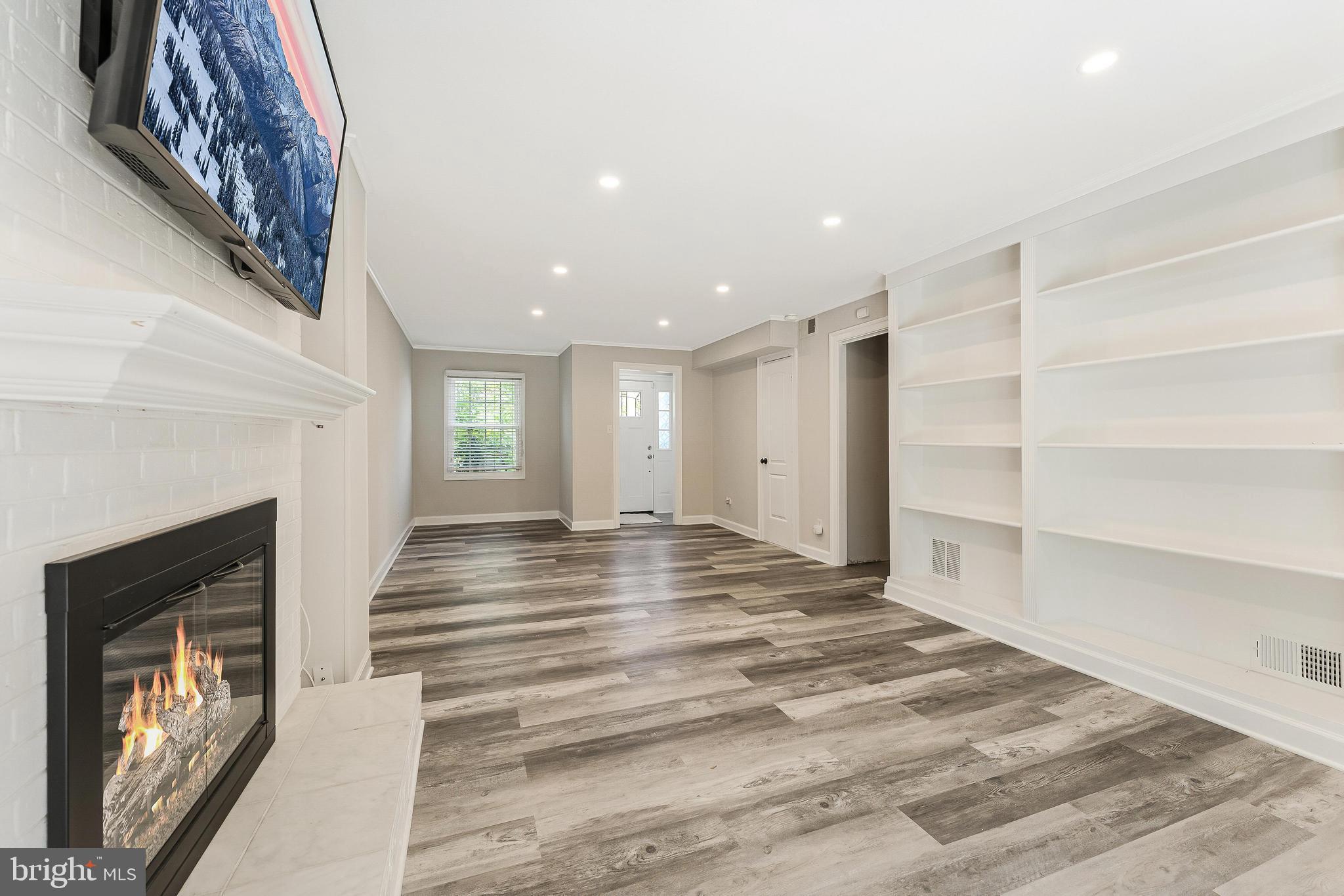 14847 LEICESTER COURT