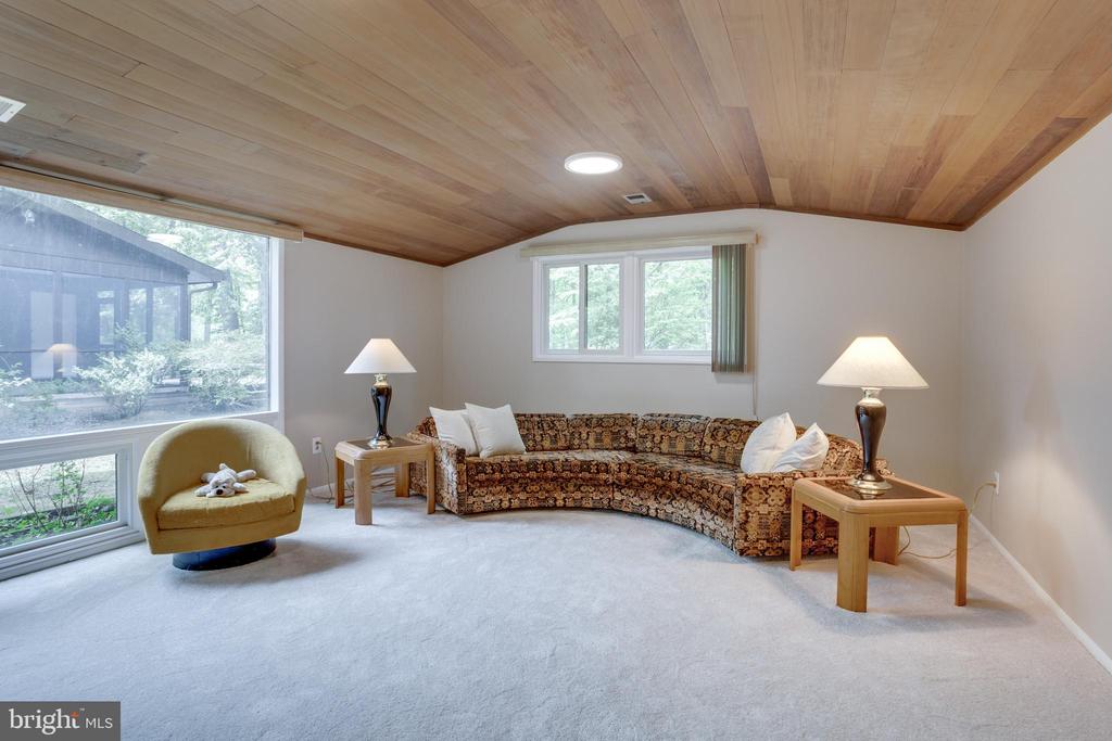 8608 Battailles Ct