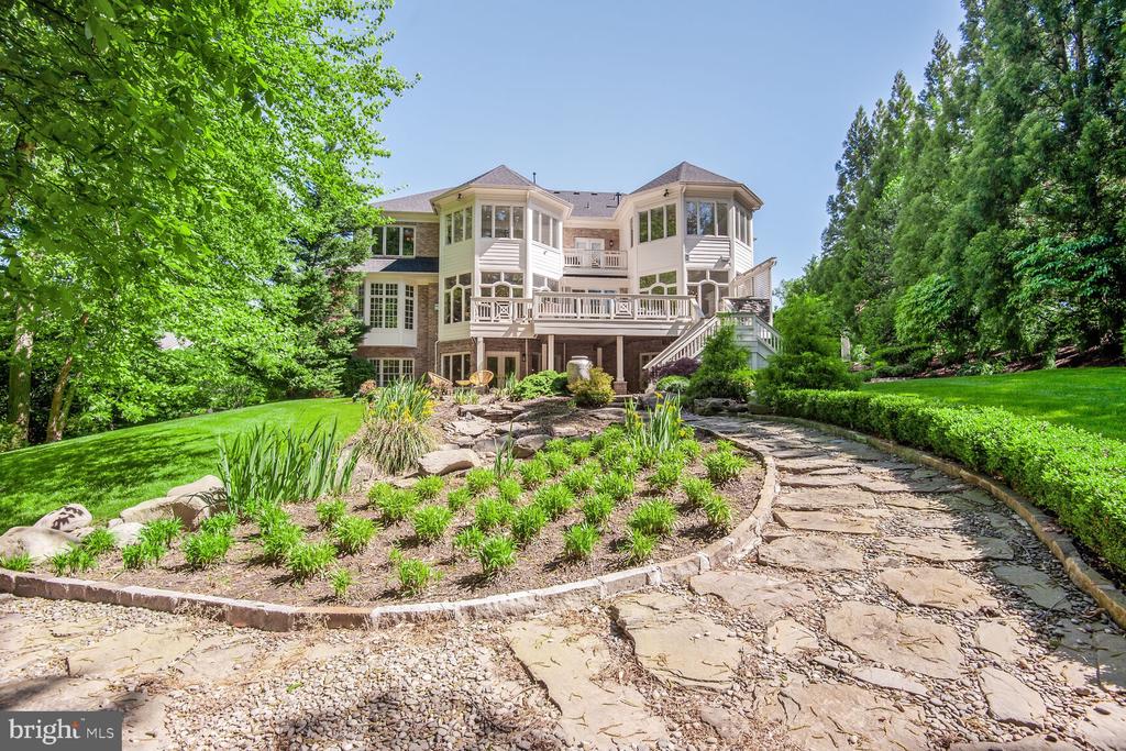 7845 MONTVALE WAY