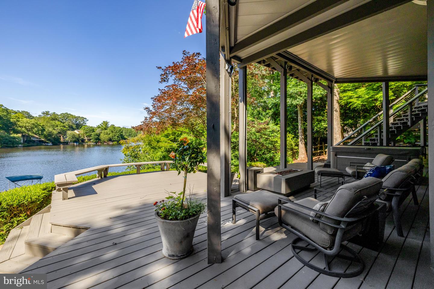 2200 Spinnaker Ct