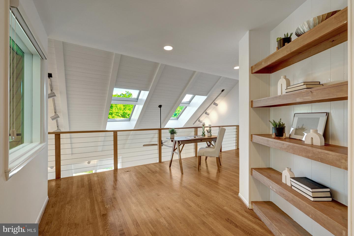 2200 Spinnaker Ct