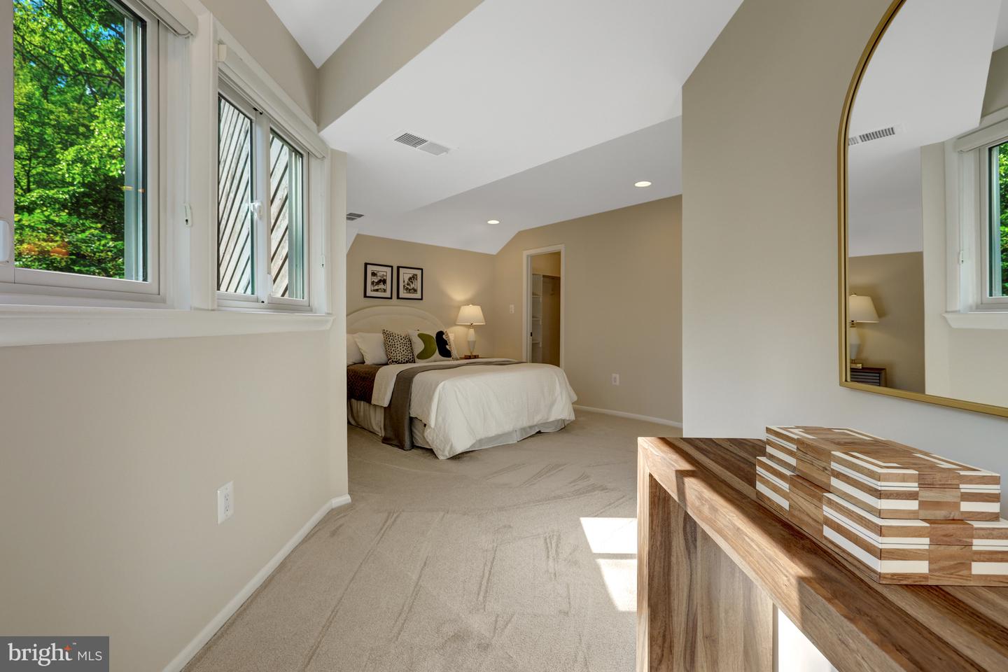 2200 Spinnaker Ct