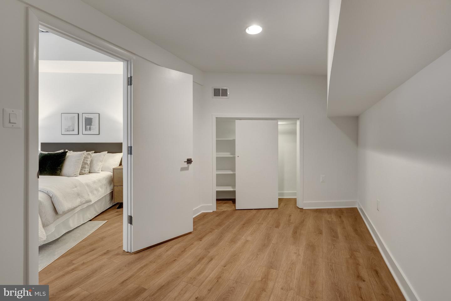 2200 Spinnaker Ct