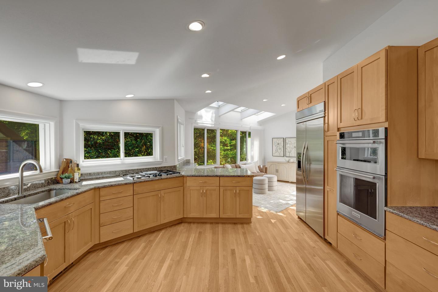 2200 Spinnaker Ct