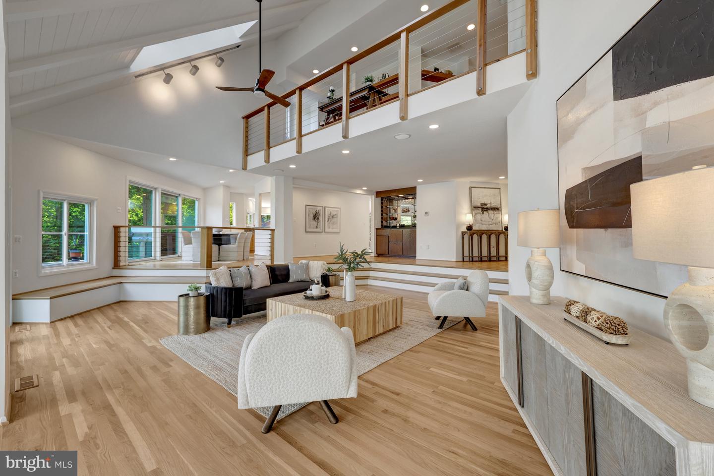 2200 Spinnaker Ct