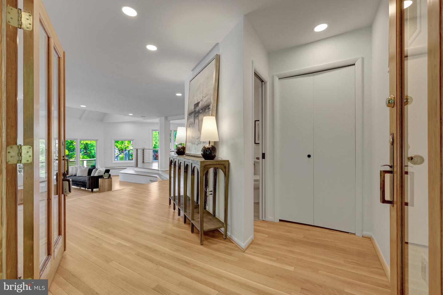 2200 Spinnaker Ct