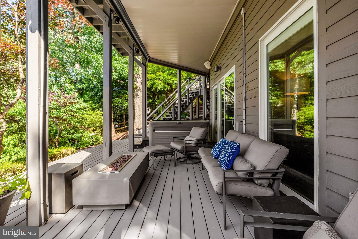 2200 Spinnaker Ct