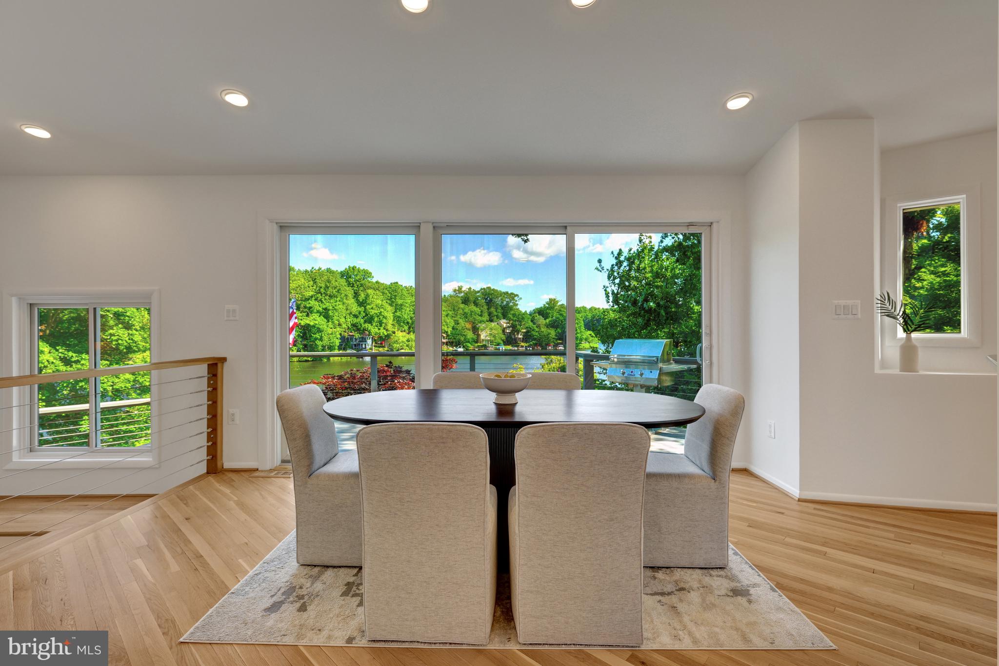 2200 Spinnaker Ct