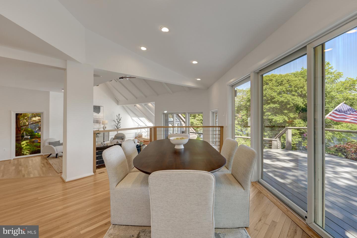 2200 Spinnaker Ct