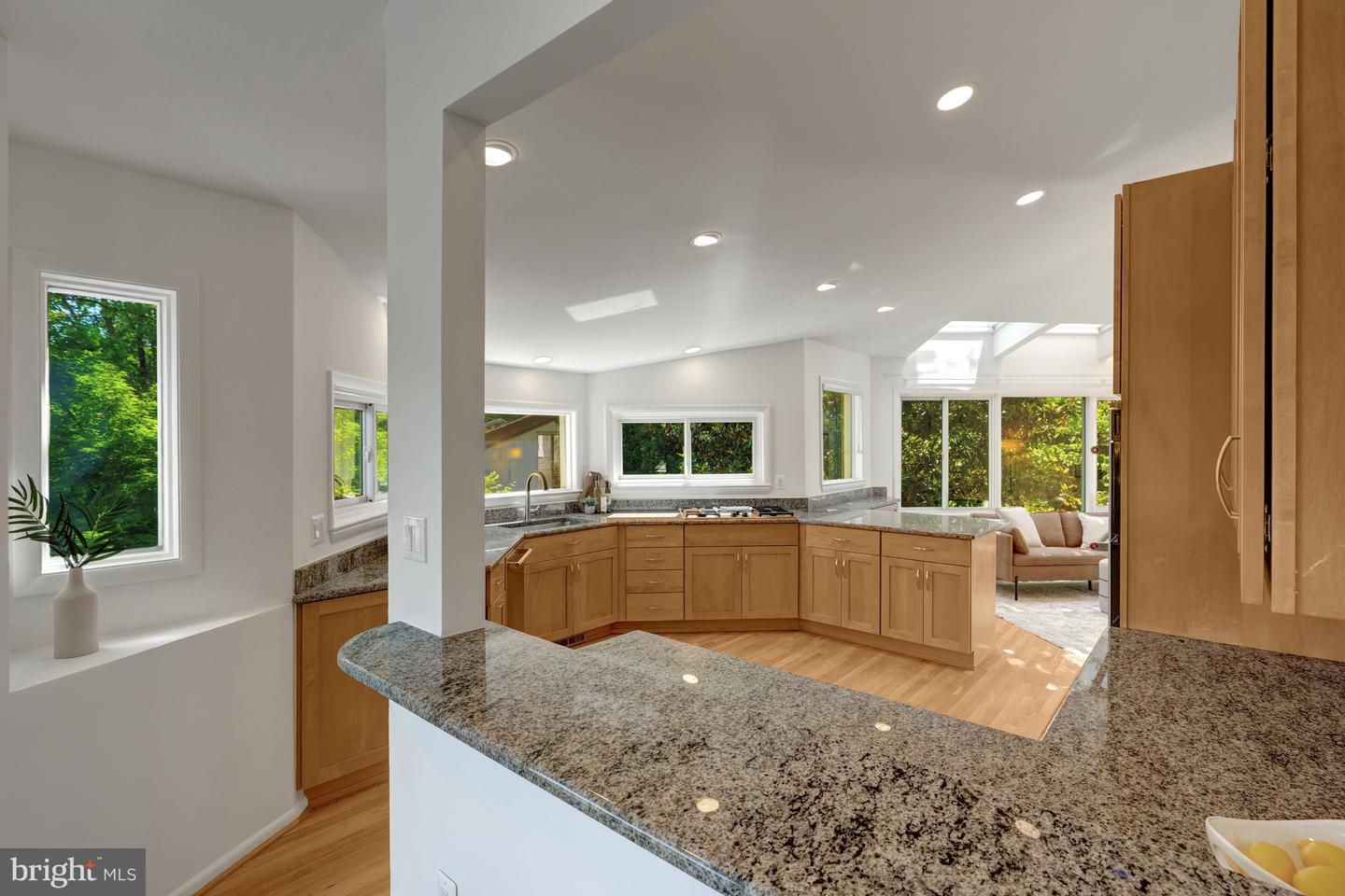 2200 Spinnaker Ct