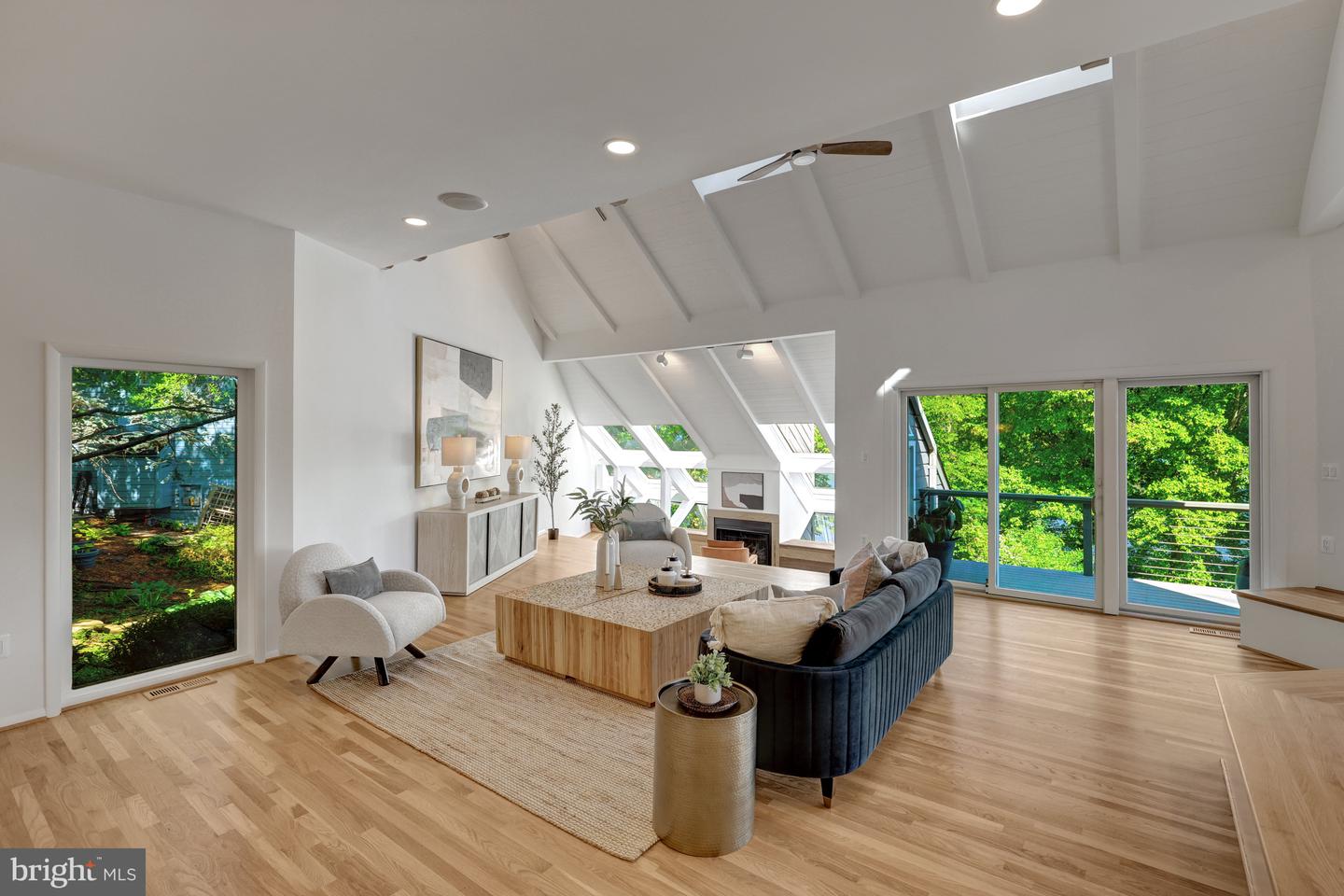 2200 Spinnaker Ct