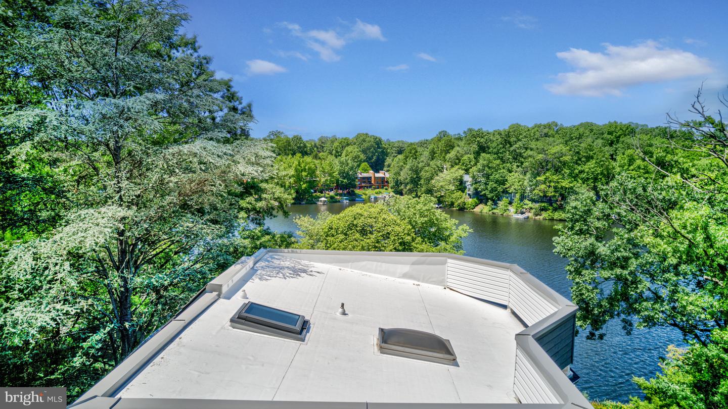 2200 Spinnaker Ct