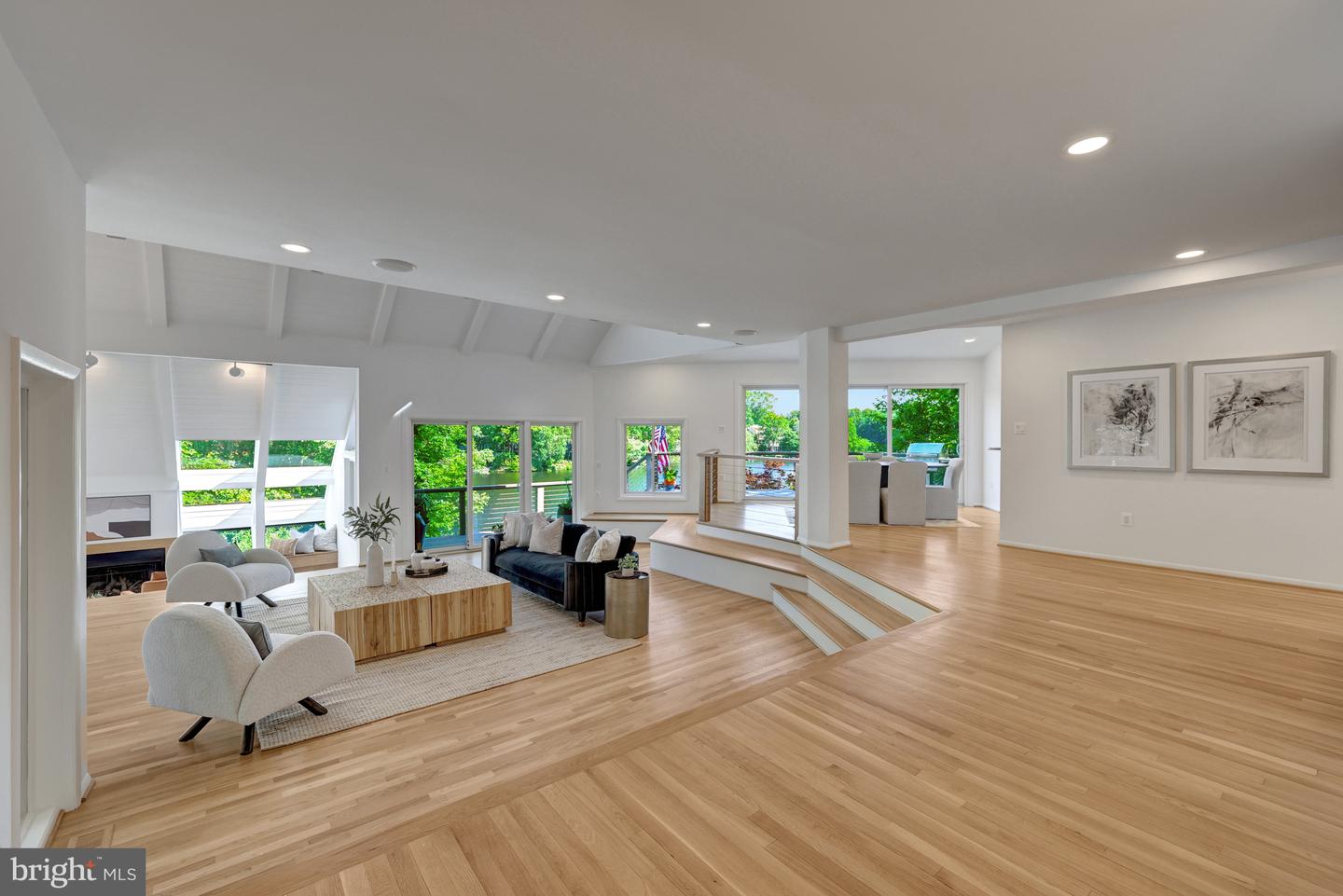 2200 Spinnaker Ct