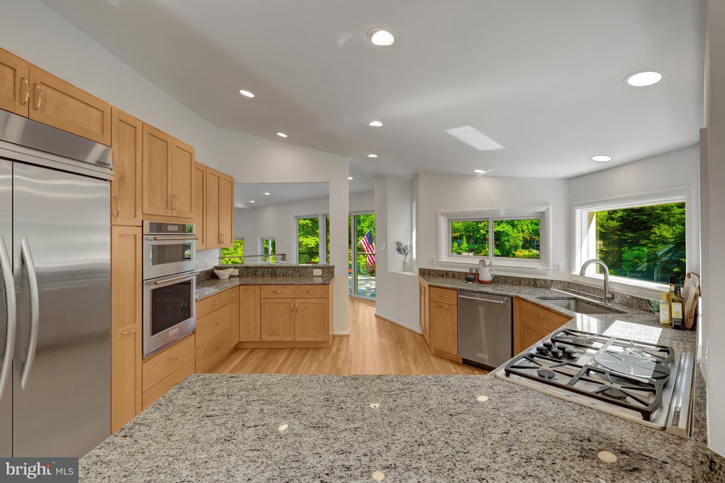 2200 Spinnaker Ct
