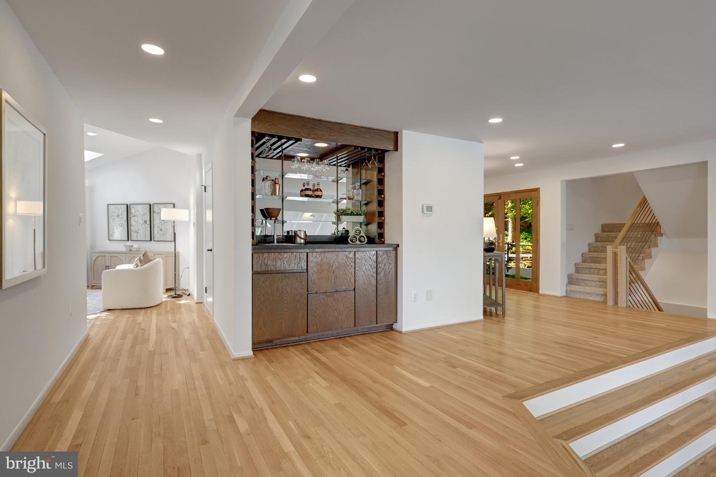 2200 Spinnaker Ct