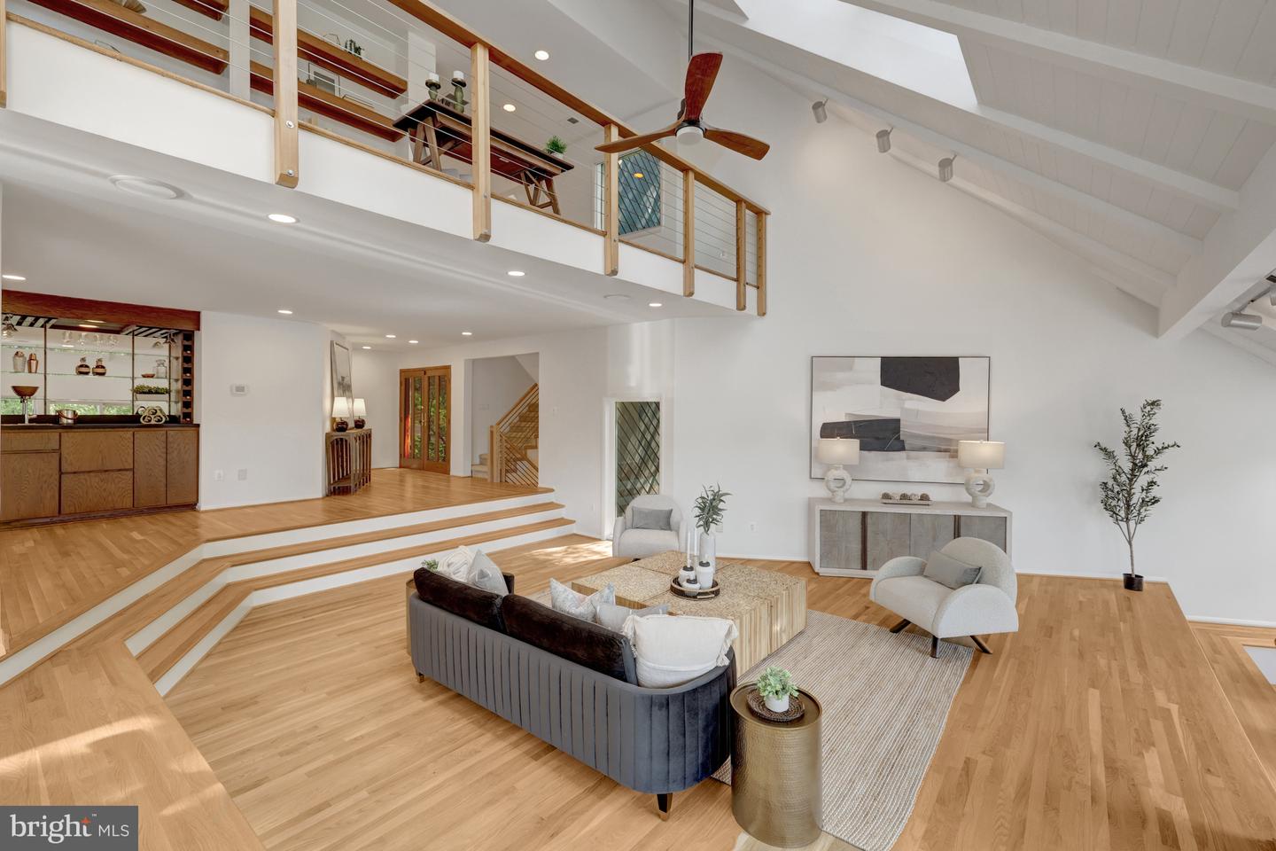 2200 Spinnaker Ct