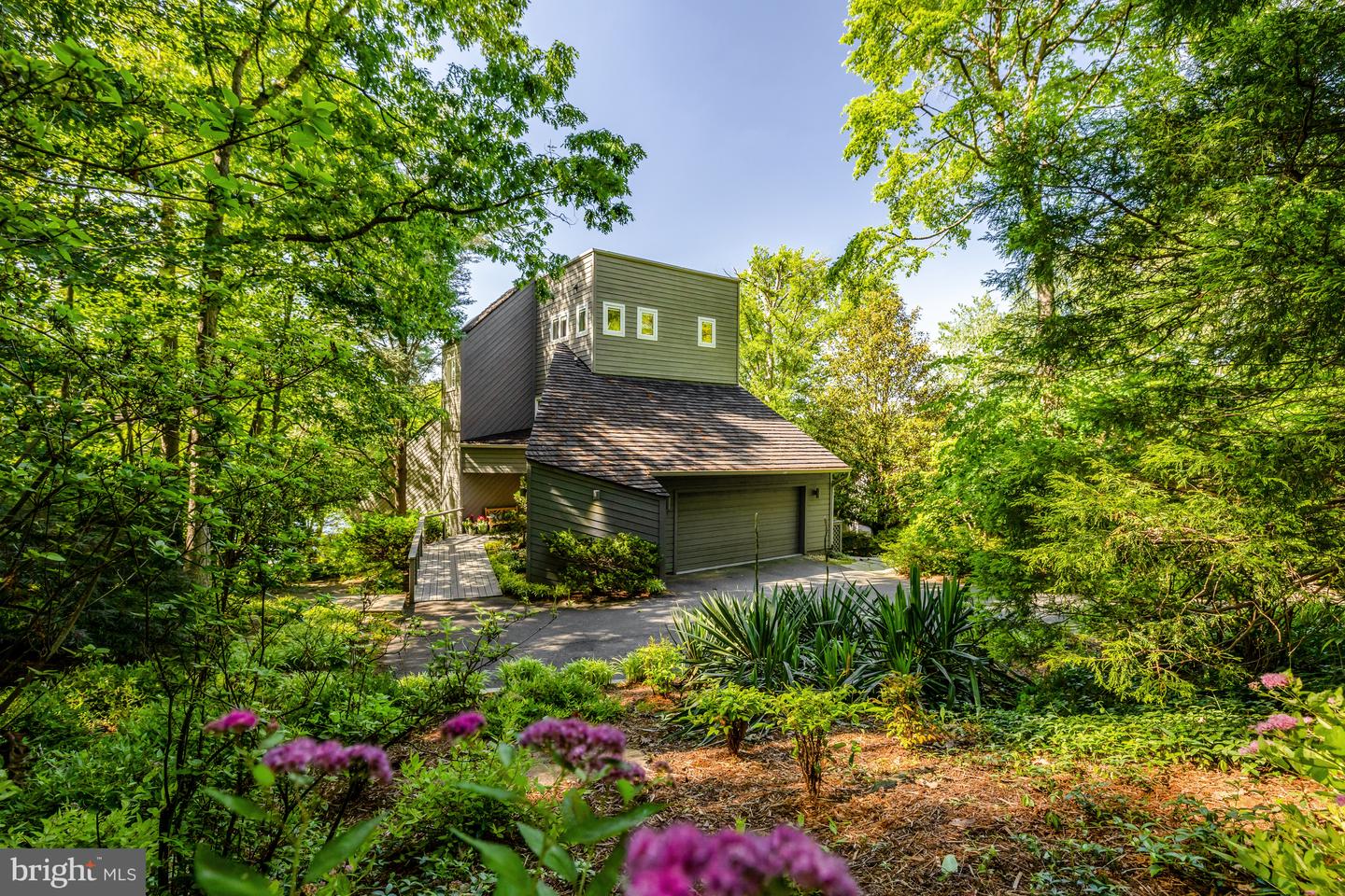 2200 Spinnaker Ct