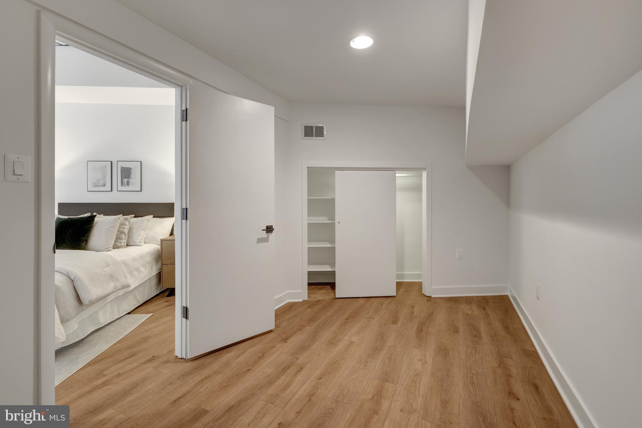 2200 Spinnaker Ct