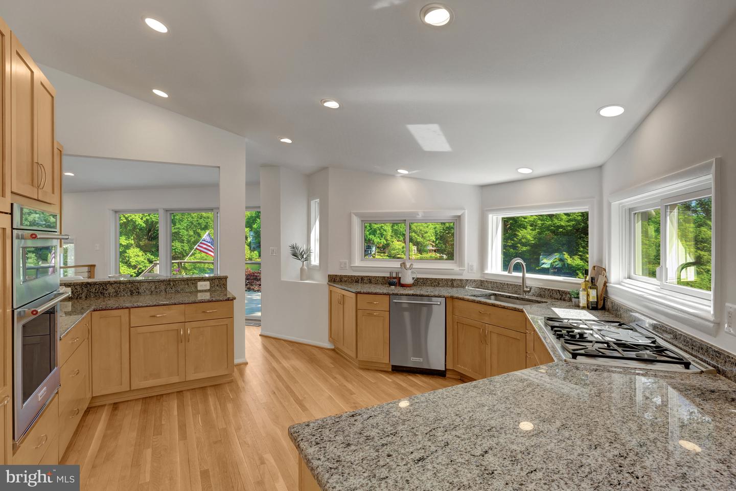 2200 Spinnaker Ct